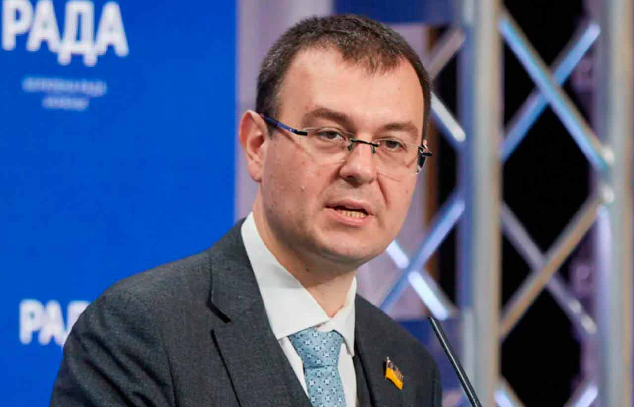 Парламент чи орган із переведення стрілок?