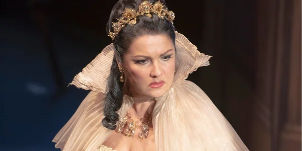 У Британії протестували проти виступу путіністки Нетребко