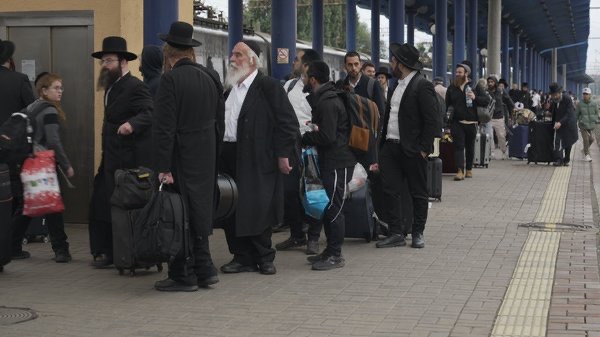 У Вінниці зустрічають хасидів, які прямують до Умані