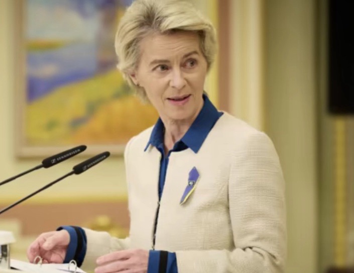 Президентка Єврокомісії допустила збиття літаків РФ, які вторгаються у небо країн НАТО