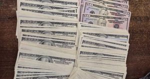 Шоколадні долари прямували в Канаду