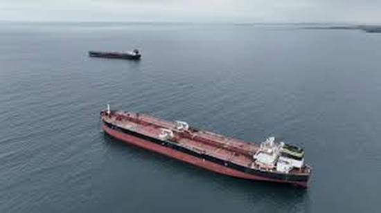 Кожен шостий нафтовий танкер у світі належить до російського “тіньового флоту” – NYT