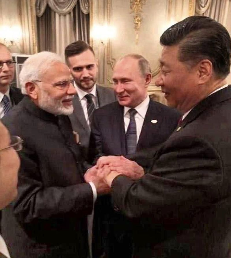 путін у Китаї заявив, що криза в Україні сталася «не через напад росії», а через «держпереворот, спровокований Заходом»