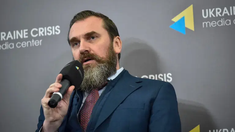 Грошей на підвищення зарплат учителям у бюджеті немає