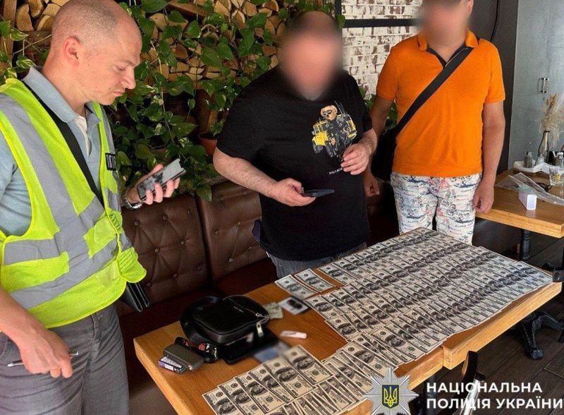 Посадовець Міноборони за $10 000 влаштовував призовників на критично-важливе підприємство для бронювання