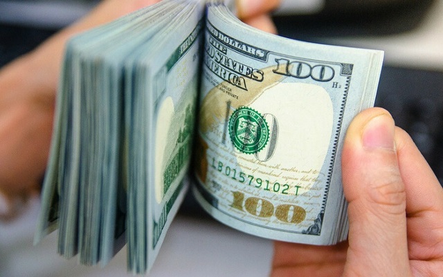 “Білі” і “сині” долари мають однакову вартість, – НБУ