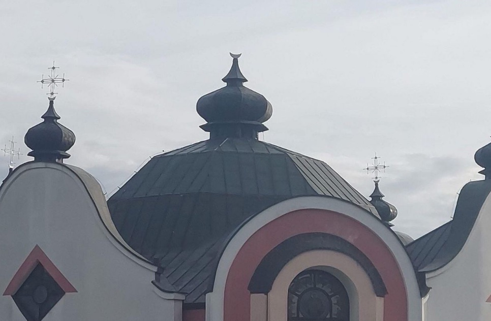 У Польщі затримали підозрюваного – зрізав хрест з української церкви