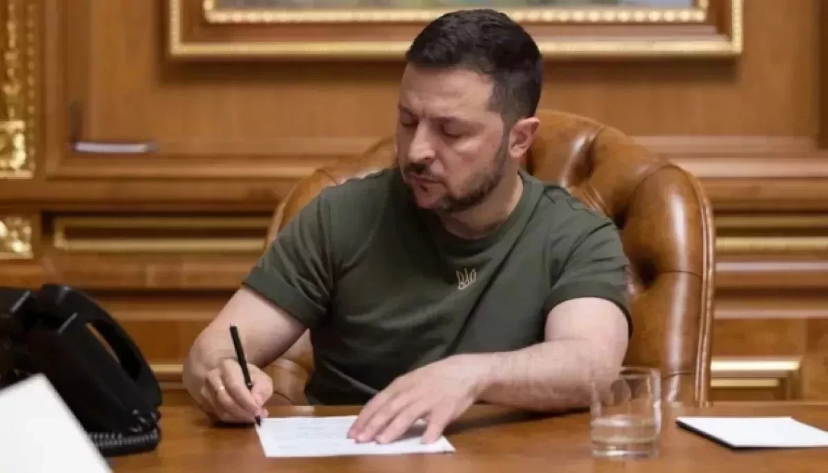 Зеленський підписав закон, що обмежує доступ до реєстрів нерухомості