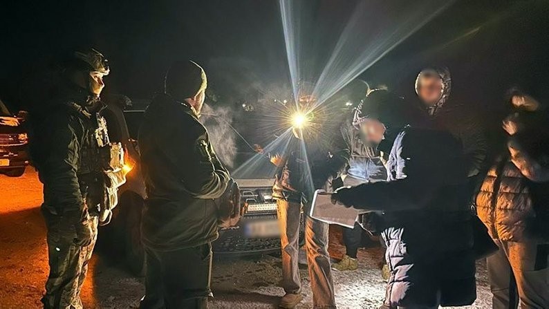 Організували схеми незаконного переправлення військовозобов’язаних через кордон