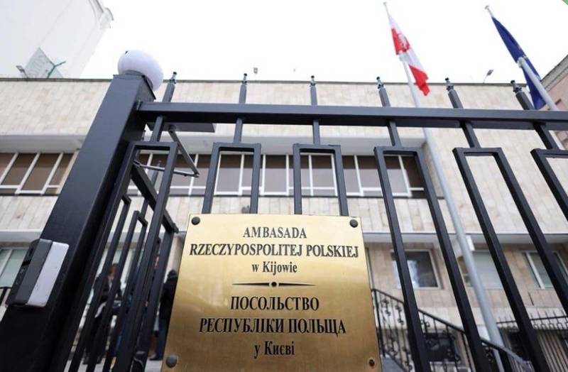 Посольство Польщі в Києві було пошкоджене під час російської атаки, — речник польського МЗС Вронський у коментарі RMF FM