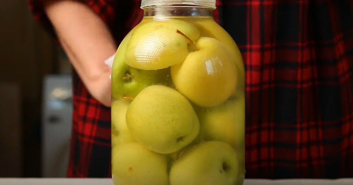 Домашні квашені яблука – смачно та корисно