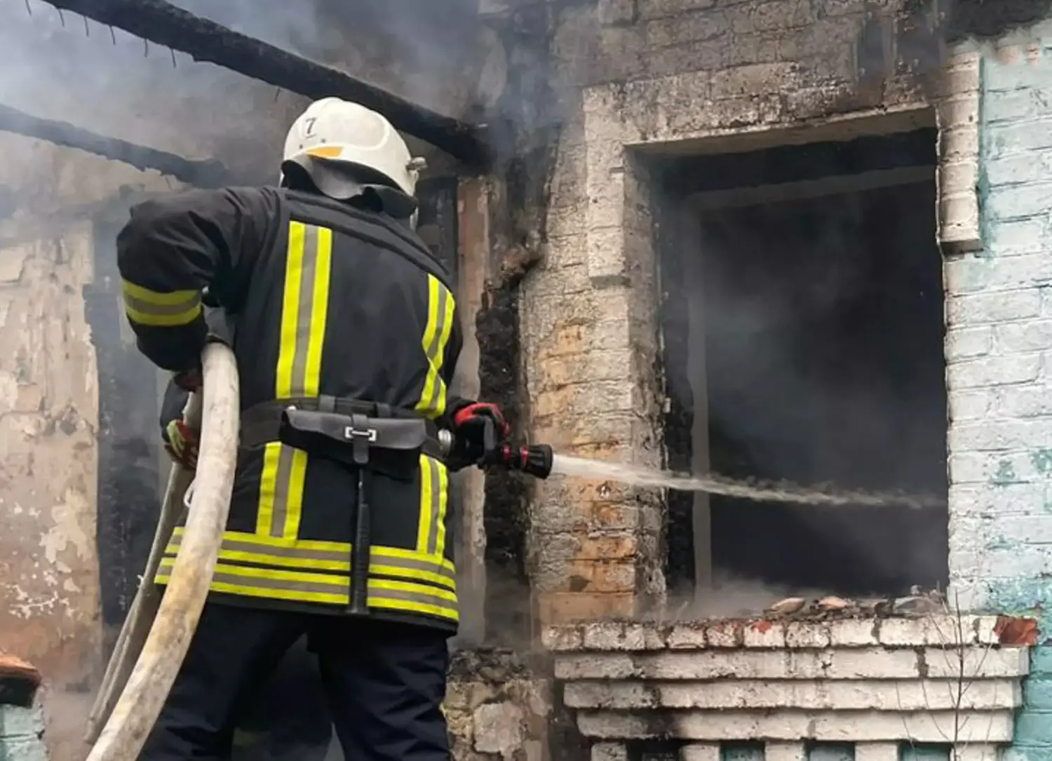 Батько підпалив себе та сина