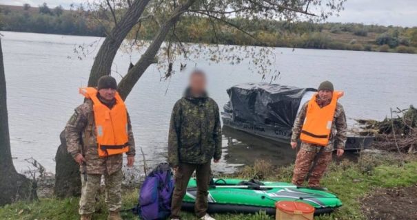 На кордоні затримали чоловіка, який намагався незаконно переплисти Дністер