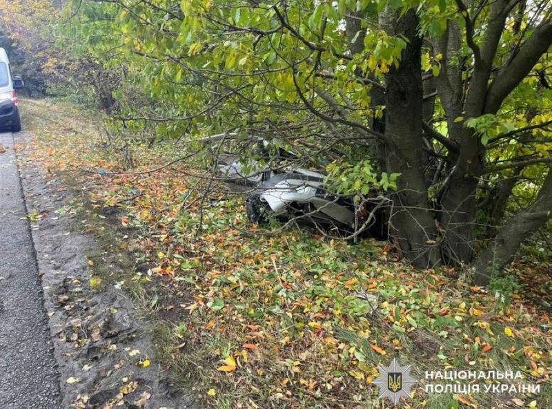 Поліція Вінниччини встановлює обставини чотирьох ДТП, що сталися протягом вихідних, у яких одна людина загинула та п’ятеро травмувались