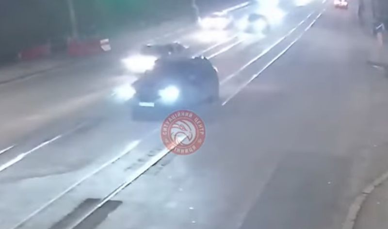 Chery та BMW зіткнулися біля Центрального мосту у Вінниці