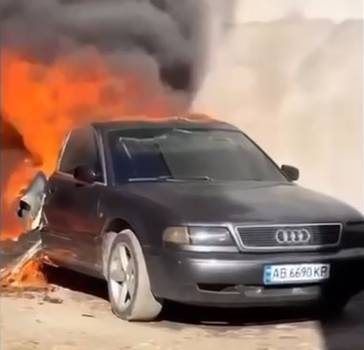 Чому горіли автівки на Батозькій