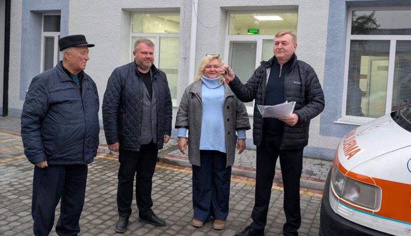 Реанімобіль з Італії передали лікарні у Гайсині