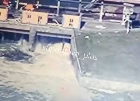 Почався скид води з дамби Білгородського водосховища: російські підрозділи може затопити