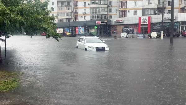 В Одесі – потоп: вилило майже двомісячну норму опадів