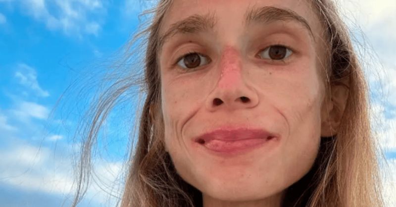 Добровільно заморила себе голодом