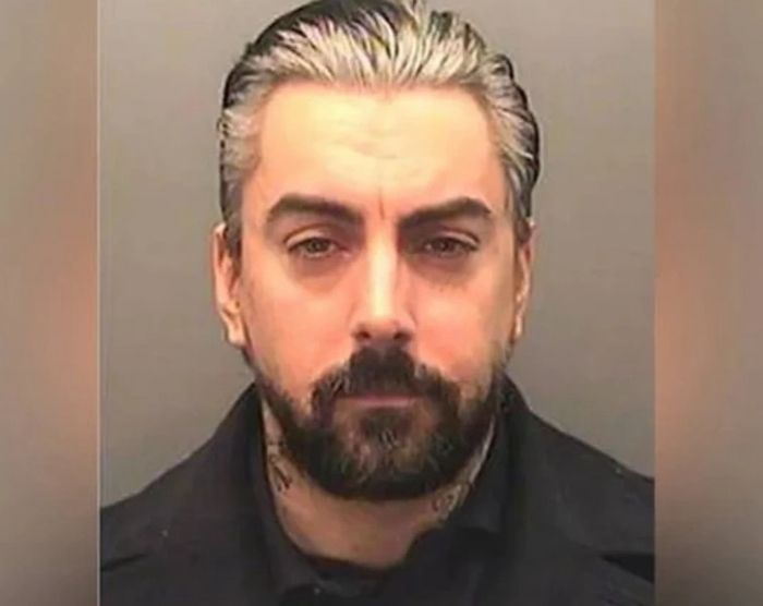 У в’язниці знайшли мертвим вокаліста гурту Lostprophets, засудженого за сексуальне насилля щодо дітей