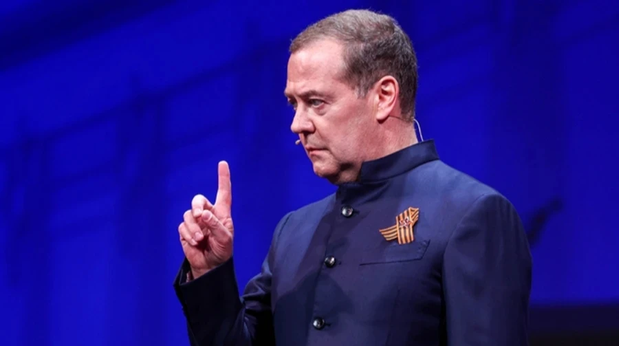 Медведєв по-хамськи пригрозив Трампу “ядерною відповіддю” на Tomahawk