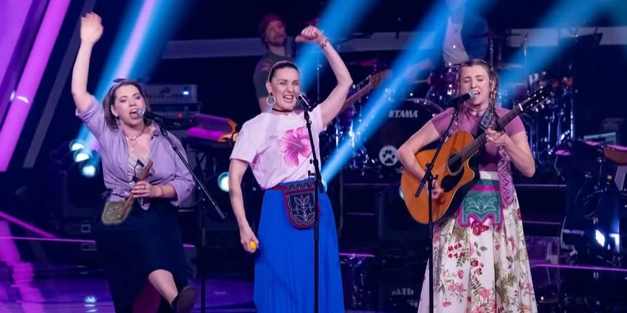 Розвернули всі тренерські крісла