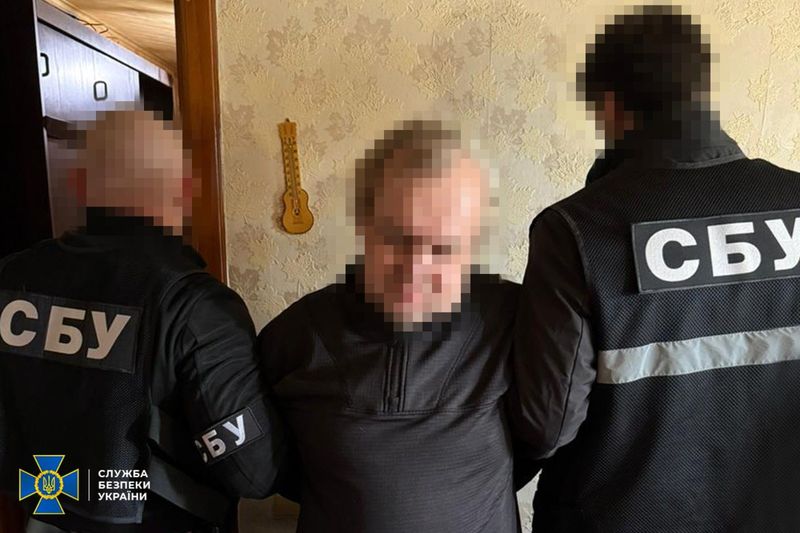 СБУ затримала на Донеччині агента фсб, який наводив авіабомби на позиції ЗСУ та штурмовиків Нацполіції