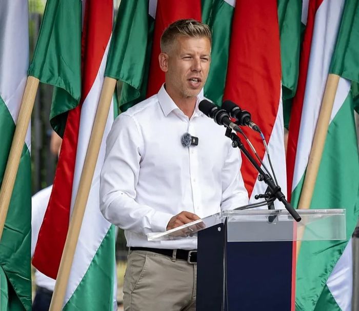 Суперник Орбана звинуватив єврокомісара у приховуванні правди про угорську шпигунську мережу