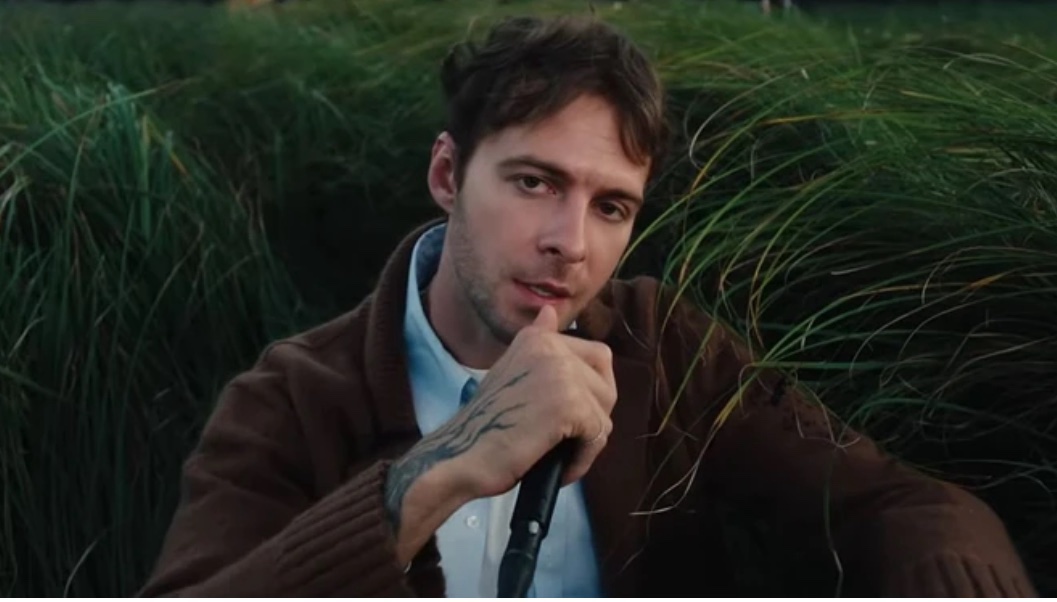 Барських презентував щемливий кліп – звернення до всіх, кого більше нема
