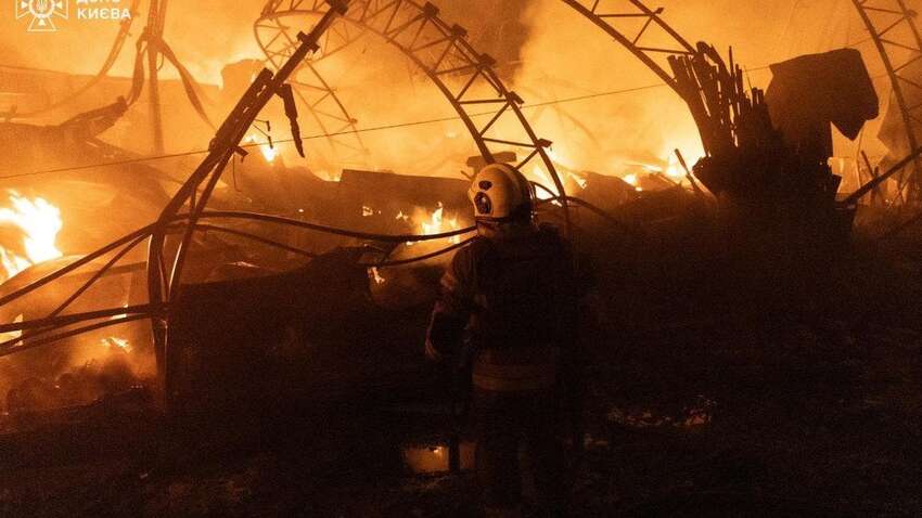 Окупанти атакували Київ балістикою