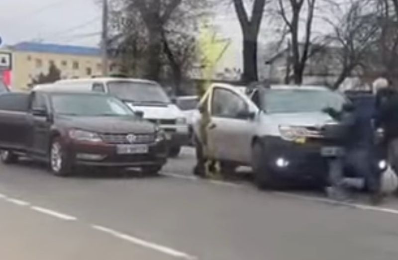 Чоловіка, що витягував  із машини ТЦК брата, взяли під варту