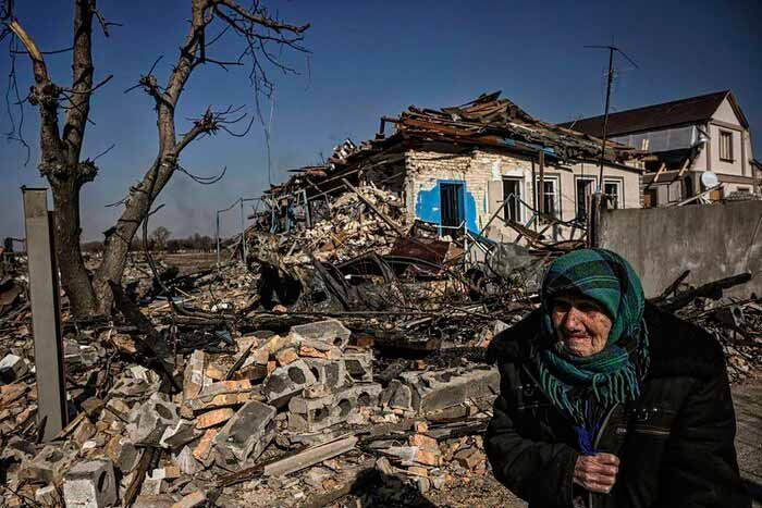 Вони лізуть сюди не цілуватися з нами