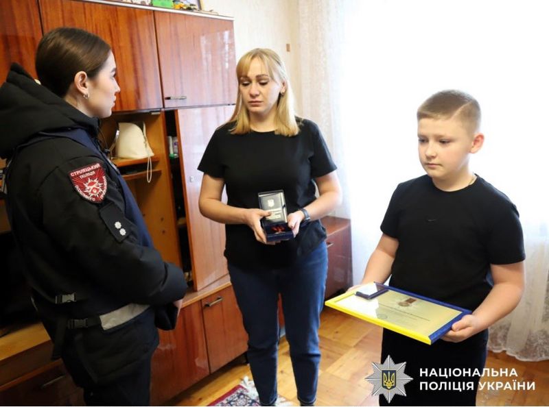 Родини зниклих безвісти на війні поліцейських Вінниччини отримали державні та відомчі нагороди