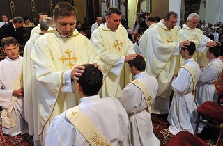 Понад 4000 випадків сексуального насильства з боку католицьких священників зафіксовано в Італії