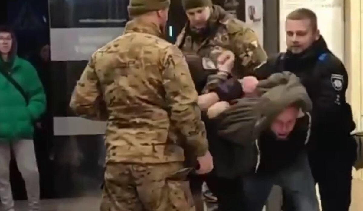 Добровільність зникла взагалі