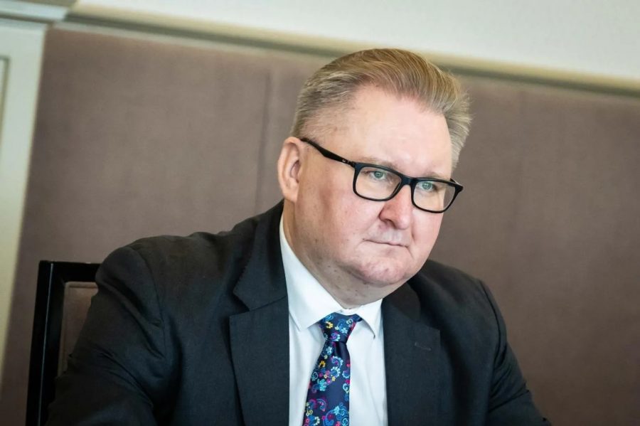 Усі члени НКРЕКП мають скласти повноваження добровільно або примусово