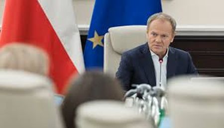 Туск: диверсію на залізниці здійснили двоє громадян України, які приїхали з Білорусі