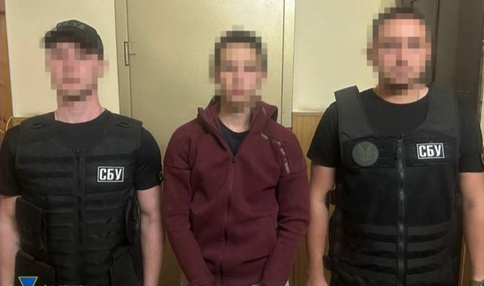 СБУ затримала російського інформатора, який розставляв «відеопастки» на Укрзалізниці, щоб шпигувати за ешелонами ЗСУ