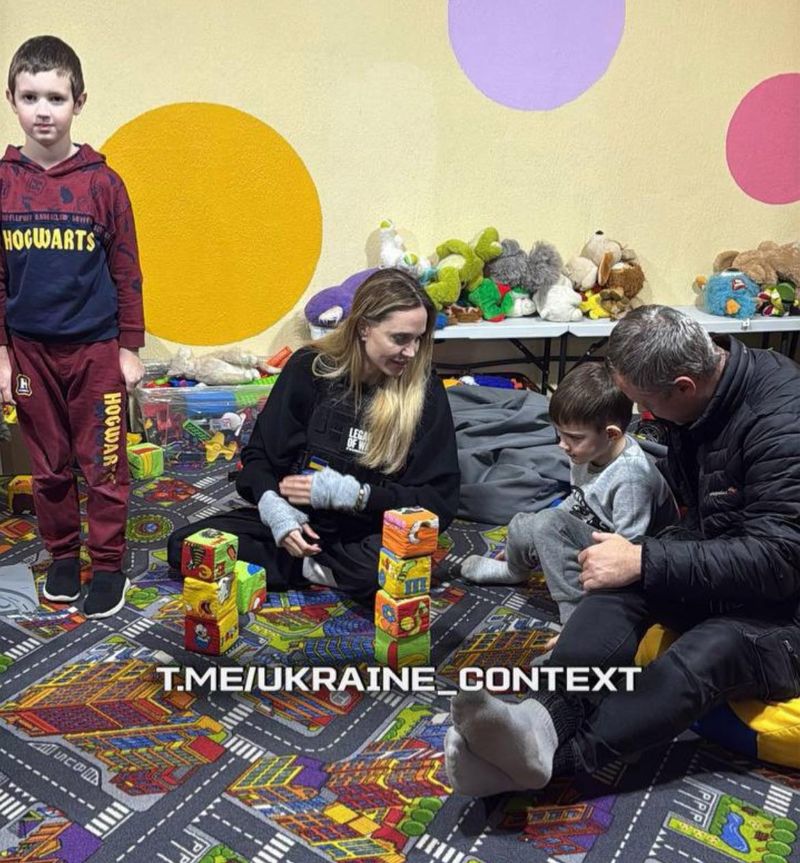 Вночі одного з охоронців Анджеліни Джолі забрали до ТЦК у Миколаївській області