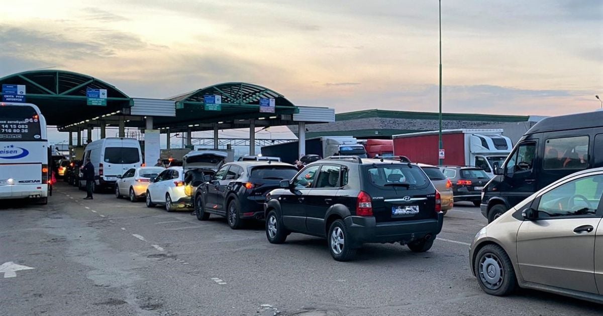 Виїзд за кордон та в’їзд неможливі: стався збій бази даних – Держприкордонслужба