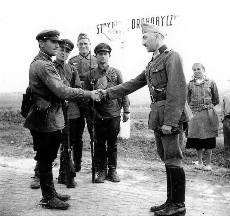Передача німцями Дрогобича більшовикам. союзники тиснуть руку. 23.9.1939р.