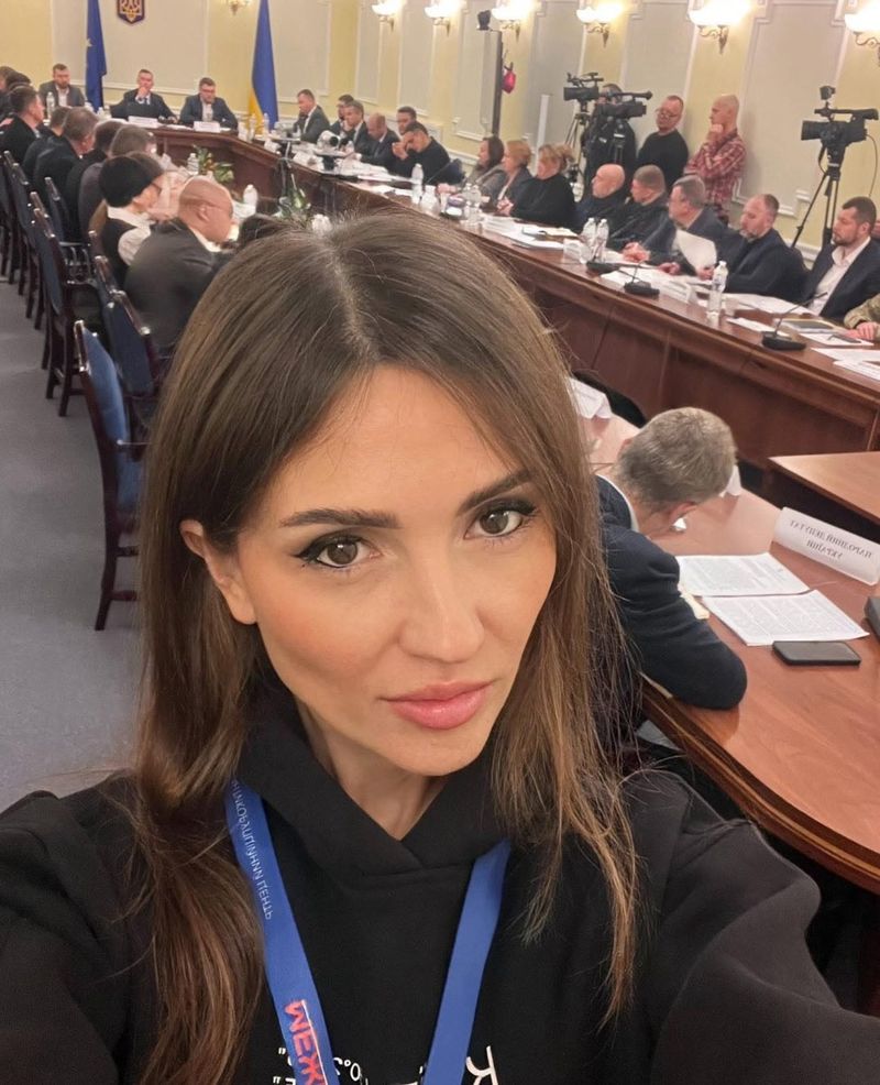 В ці хвилини я на ТСК в Верховній Раді по Міндічу  Зеленського, який обікрав нас на півмільярда.