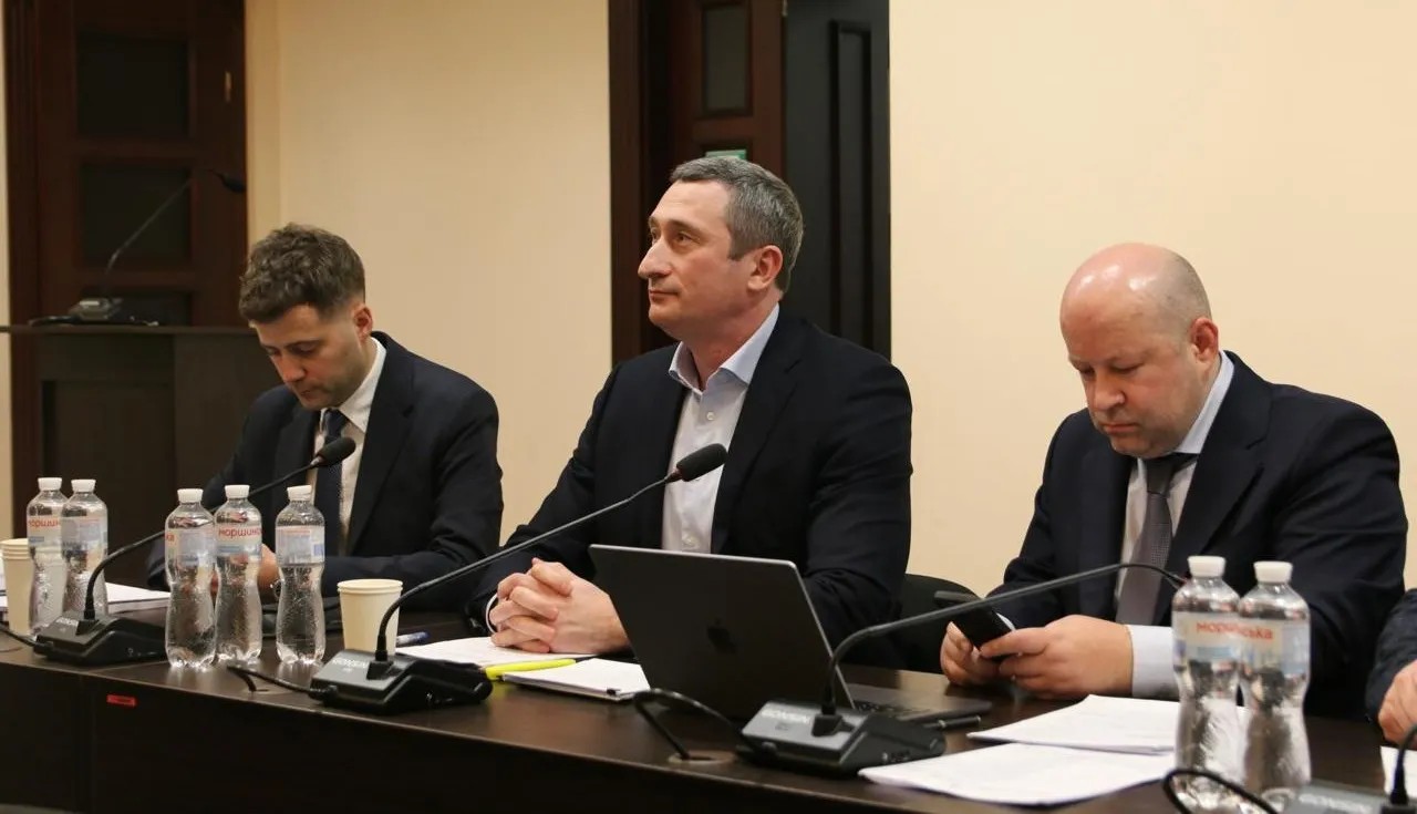 Гроші для ексвіцепремʼєра Чернишова передавали через дружину Вона на плівках «Професор»