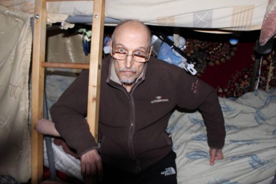 Чому суд звільнив довічника?