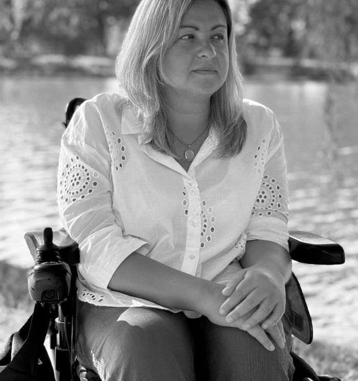 Закриваю руками душу (вірш)