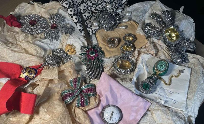 В банківському сховищі відкрили валізу зі скарбами Габсбургів