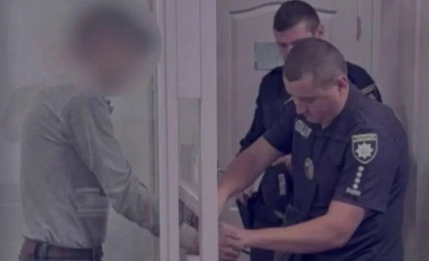 Дід  ґвалтував 6-річну онучку та її подругу