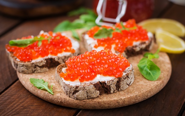 Дешева ікра – це підробка: остерігайтесь шахрайства перед святами