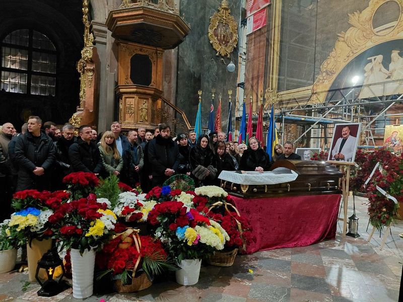 Із Степаном Гігою прощалися У Львові Панахида за народним артистом відбулось у Гарнізонному храмі Святих Апостолів Петра і Павла